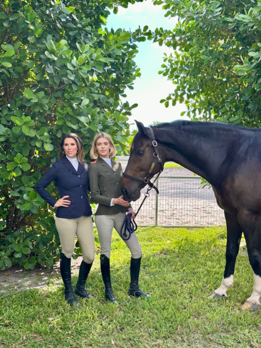 Palm Beach Lightweight Jacket- NAVY